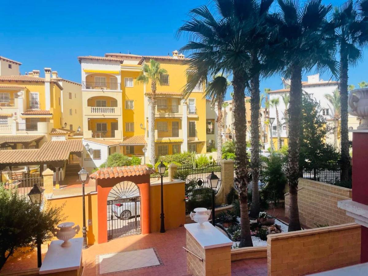 Beach Apartament In Torrevieja Exterior foto